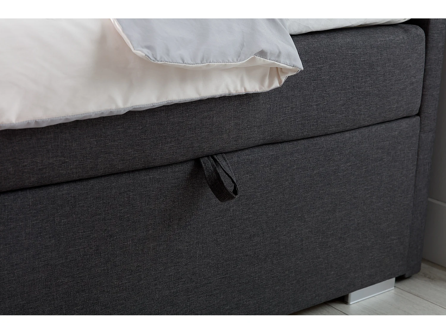 Lit chambre d'hôtel avec matelas simili cuir beige clair Alko-160x200