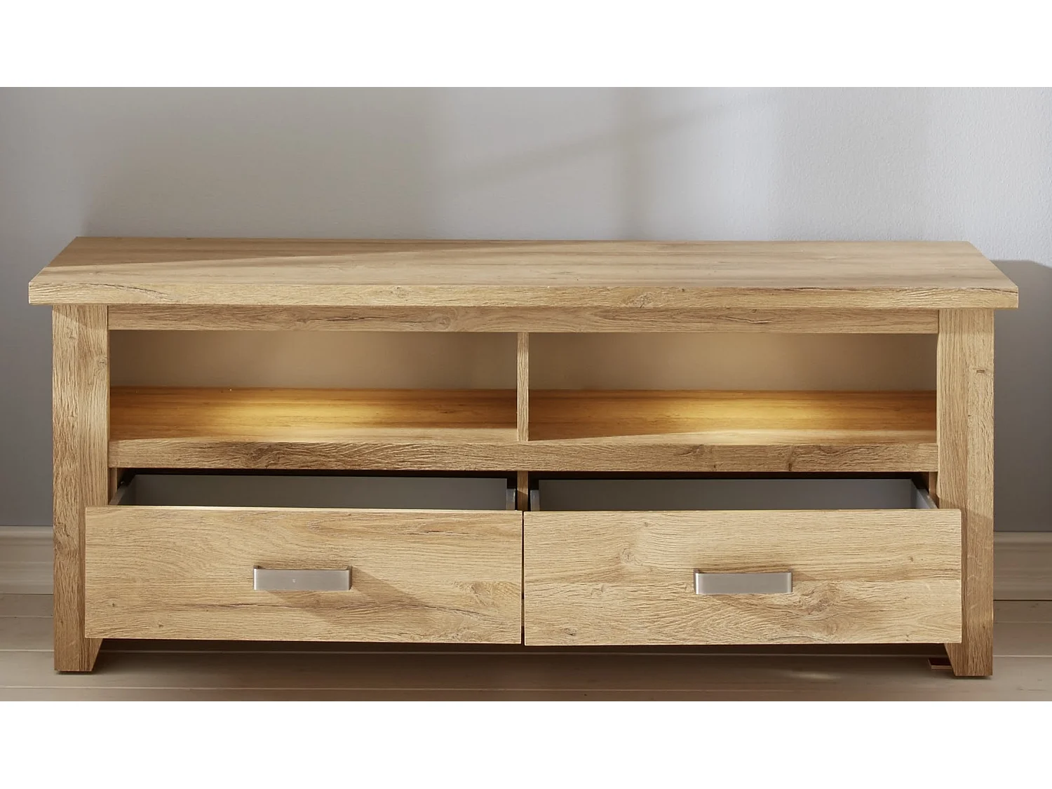 Meuble de salon. Meuble TV mélaminé coloris chêne + LED. L - H - P : 143 | 57 | 48 cm.