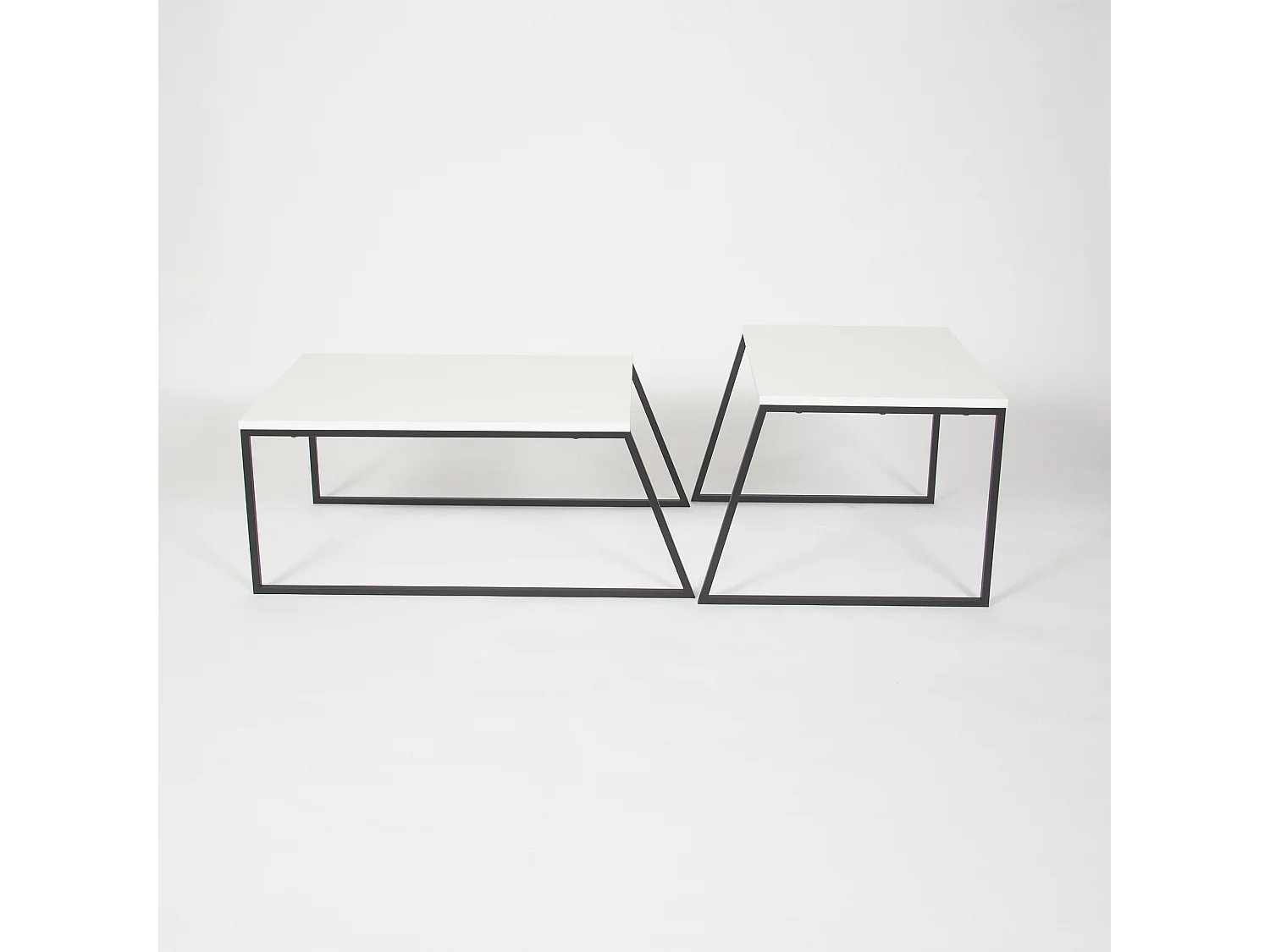 Ensemble 2 tables basses gigognes blanche et noir Valdis