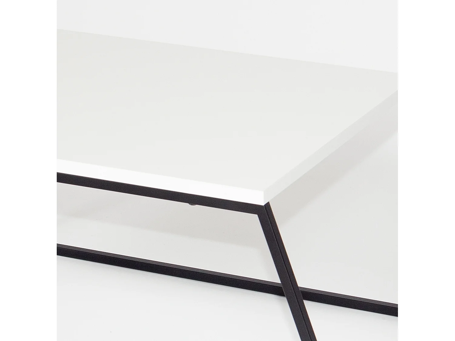 Ensemble 2 tables basses gigognes blanche et noir Valdis