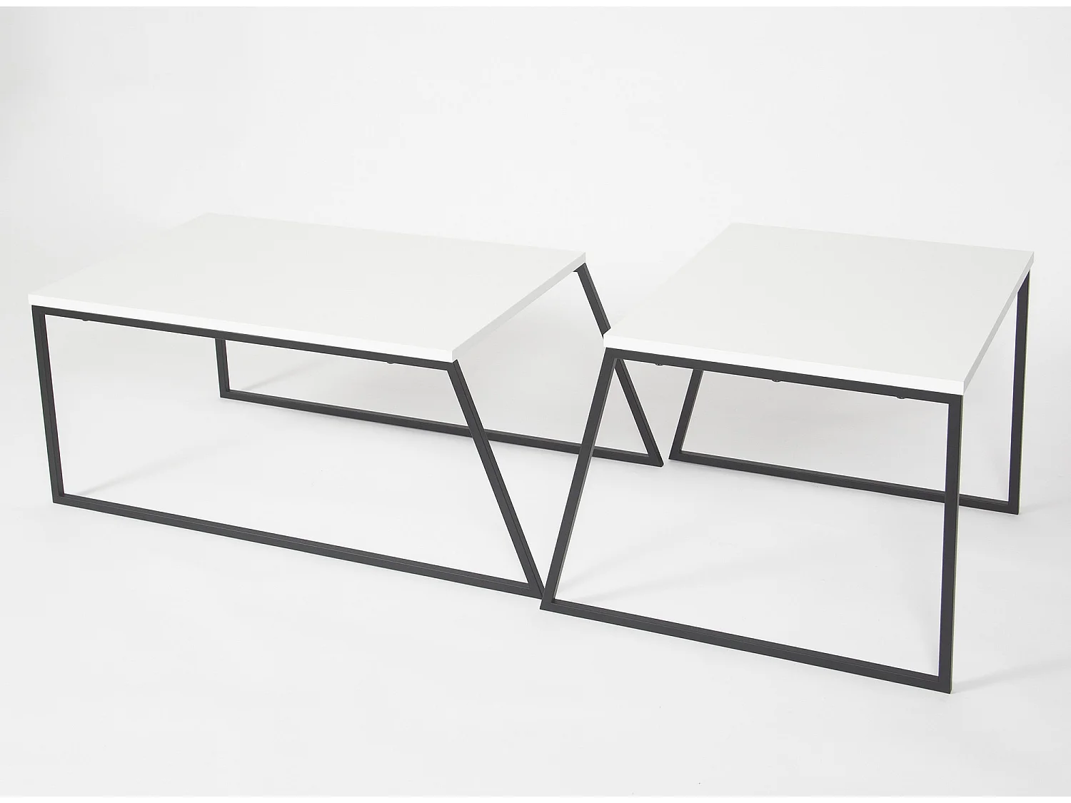 Ensemble 2 tables basses gigognes blanche et noir Valdis