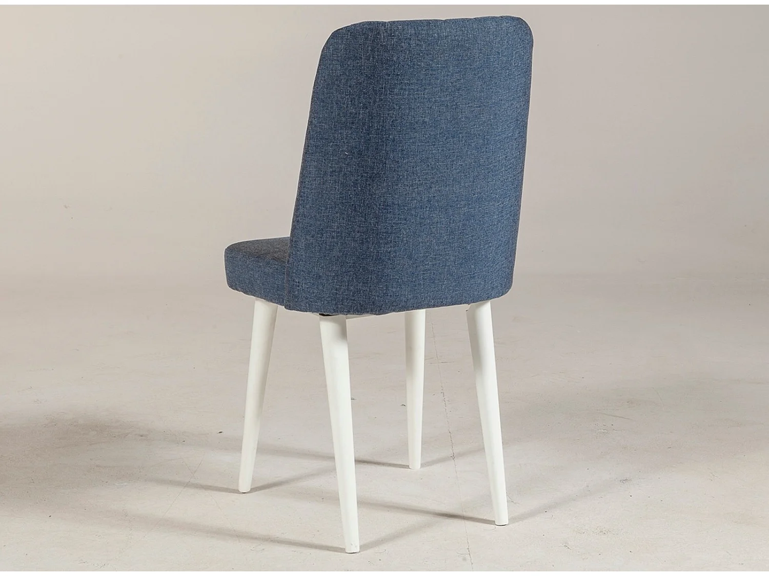 Chaise de salle à manger tissu bleu et bois de pin blanc Mareva