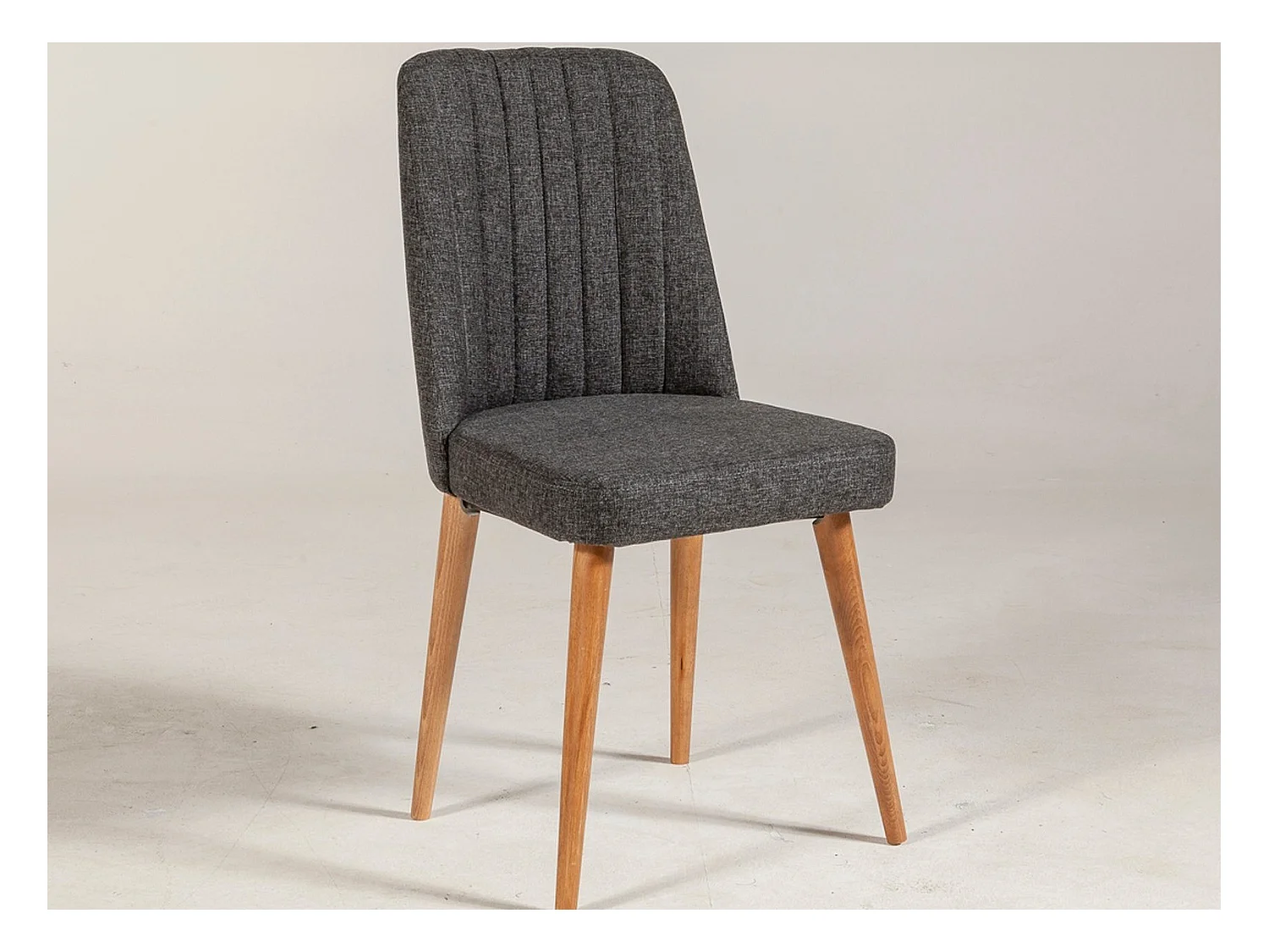 Chaise de salle à manger tissu anthracite et bois de pin naturel Mareva