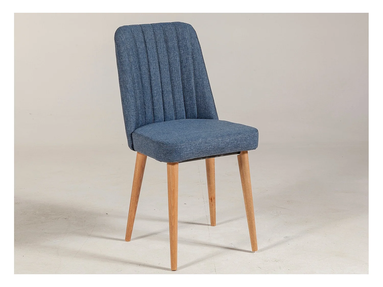 Chaise de salle à manger tissu bleu et bois de pin naturel Mareva