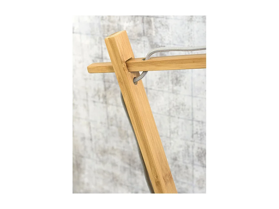 Lampe de table en bambou marron avec abat-jour blanc