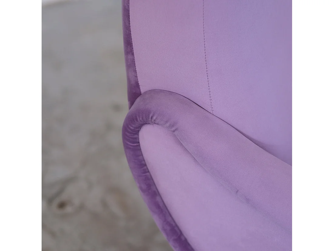 Poltrona design vintage in velluto lilla gambe oro