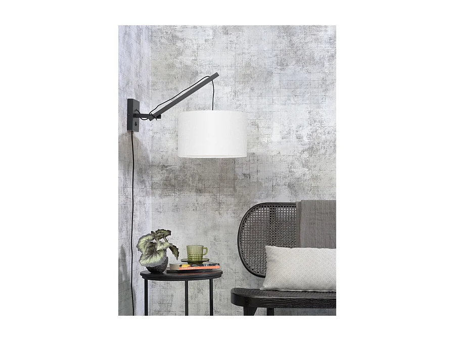 Zwarte bamboe wandlamp met witte lampenkap