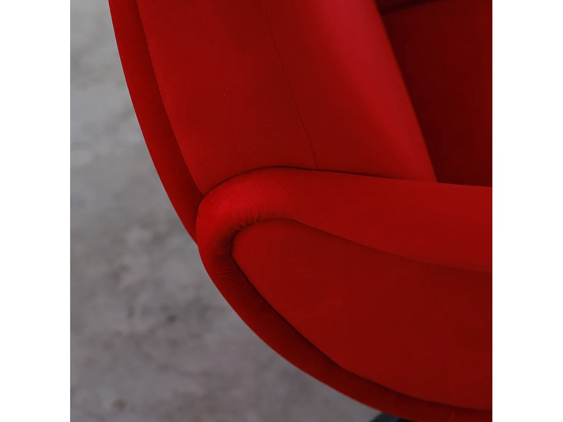 Poltrona design vintage in velluto rosso gambe nere