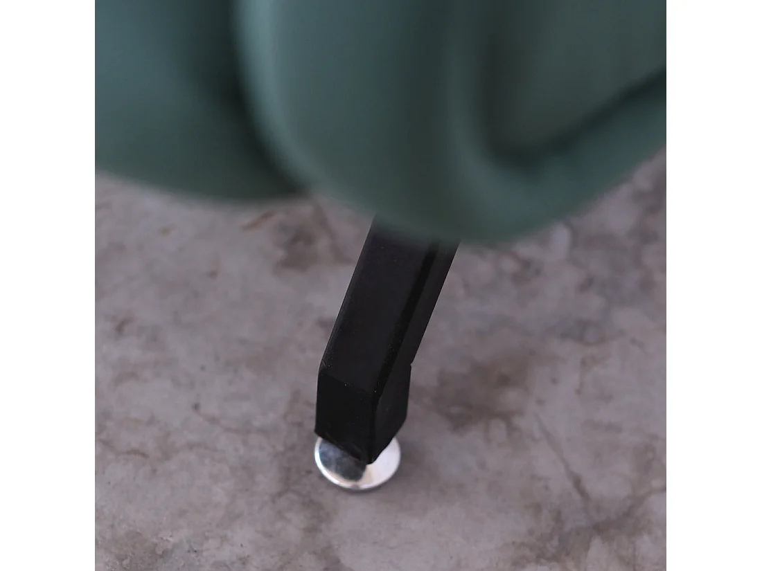 Poltrona design vintage in velluto verde foresta gambe nere