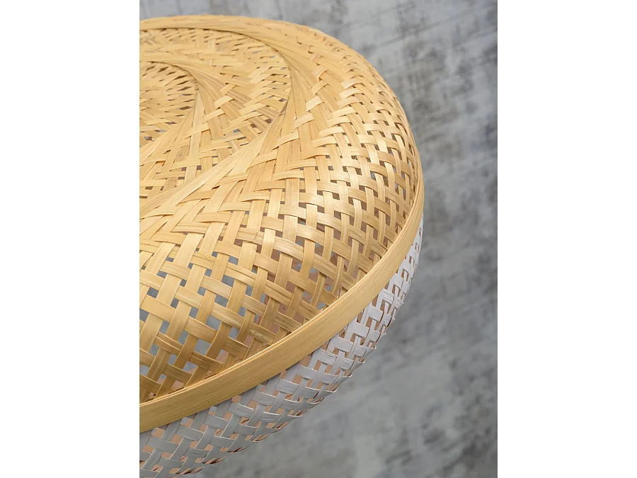 Bamboe wandlamp met zwarte arm en tweekleurige lampenkap