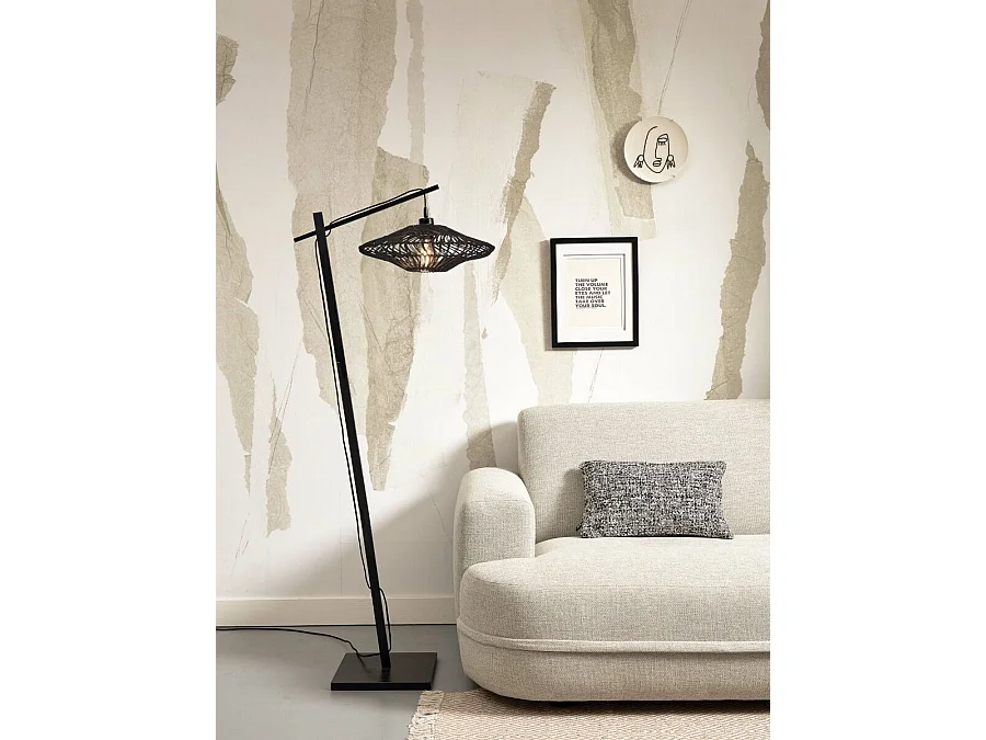 Zwarte bamboe vloerlamp met zwarte rotan lampenkap