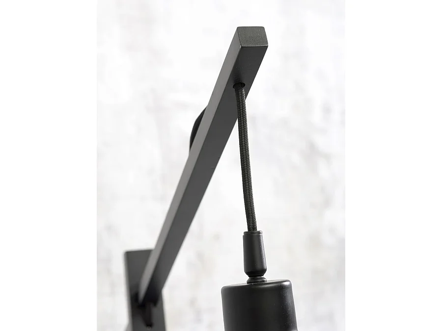 Lampadaire en bambou marron avec abat-jour gris clair