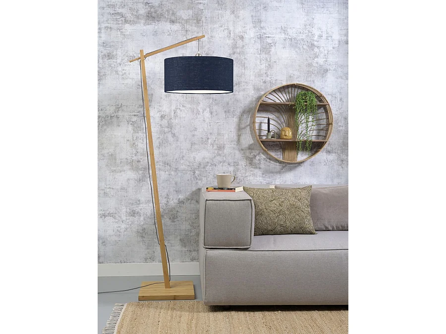 Bruine bamboe vloerlamp met zwarte lampenkap