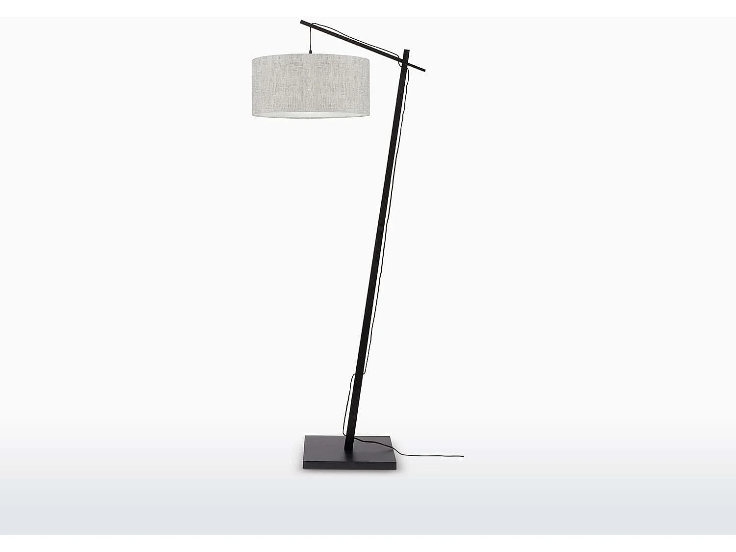 Bruine bamboe vloerlamp met lichte linnen lampenkap