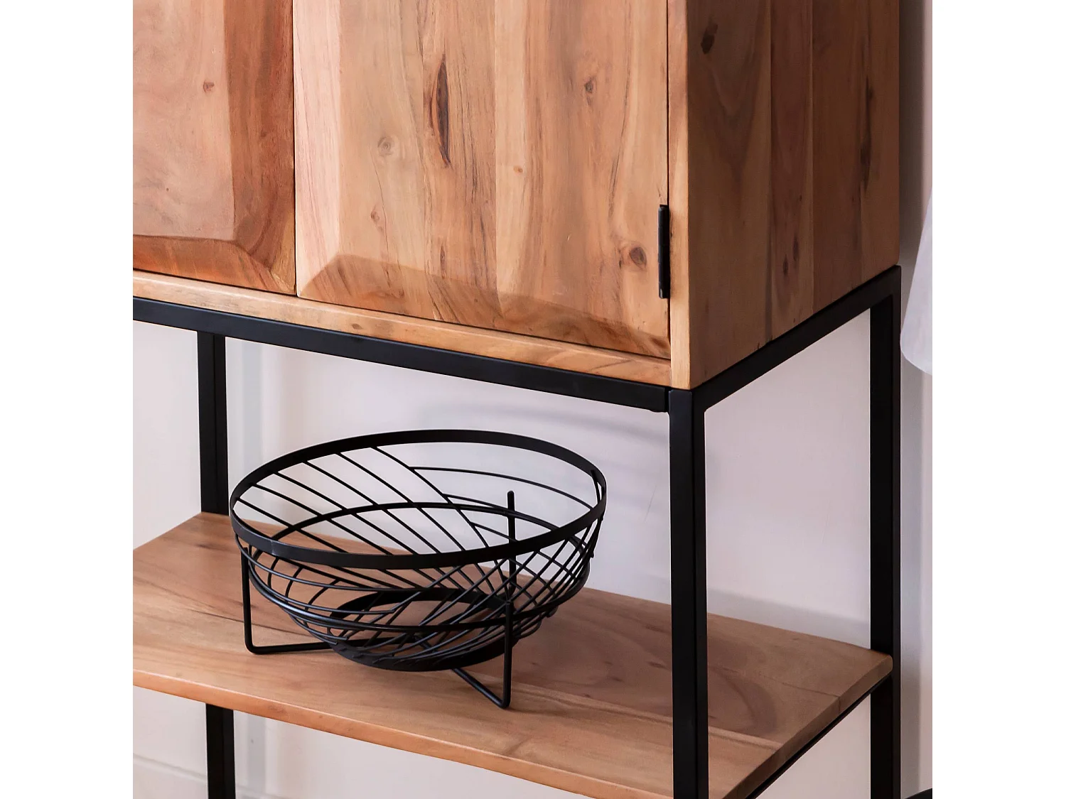 Armoire en bois d'acacia et métal Ava