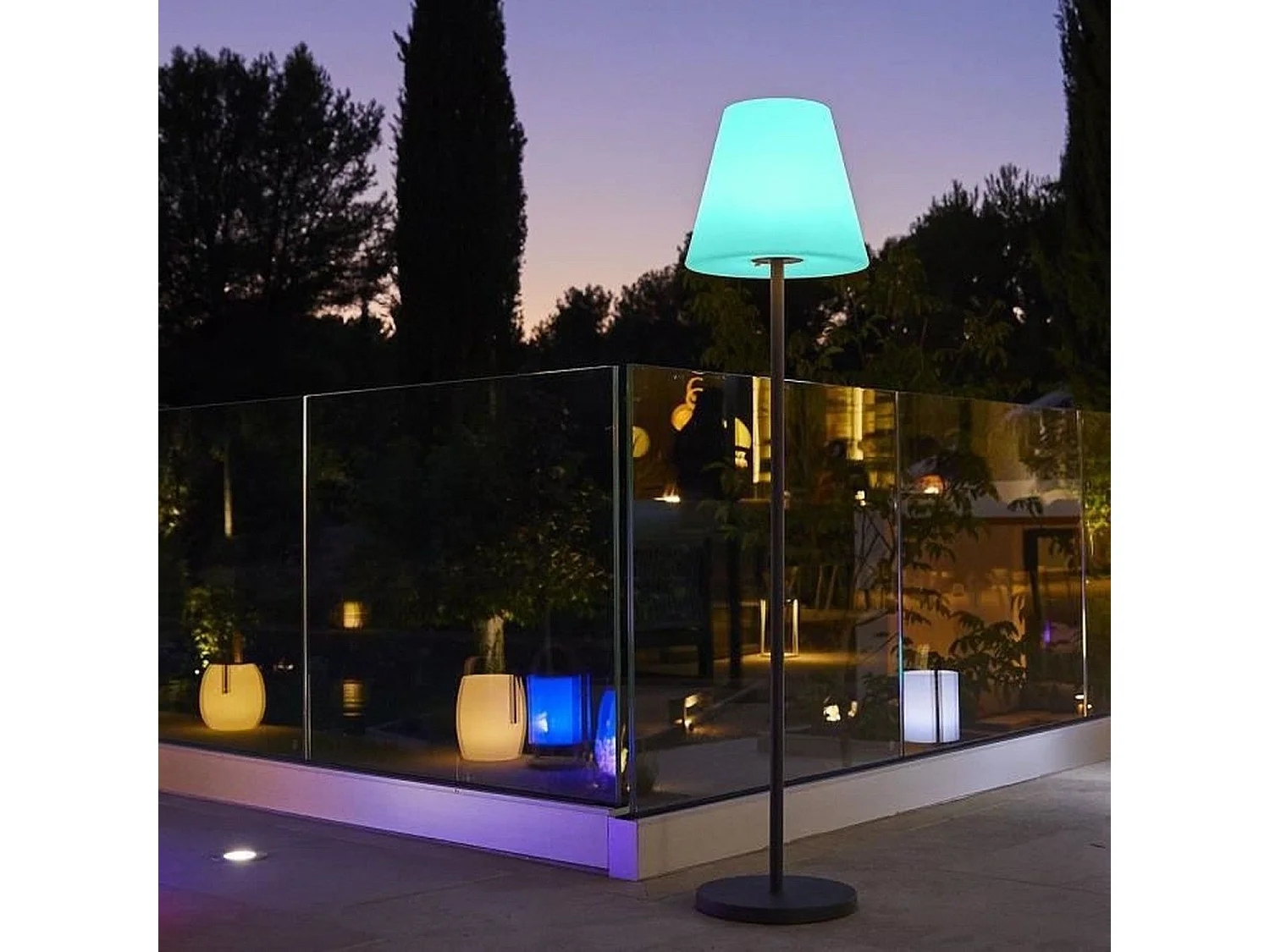 Lampadaire d'extérieur sans fil STANDY RGB H150cm