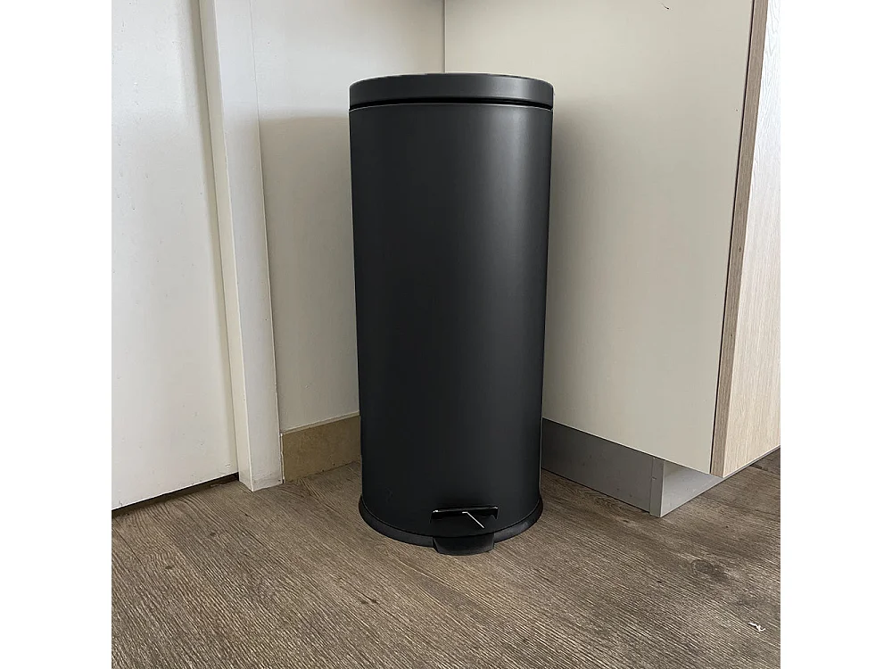 Poubelle de cuisine à pédale URBAN Noir Acier inoxydable 30L