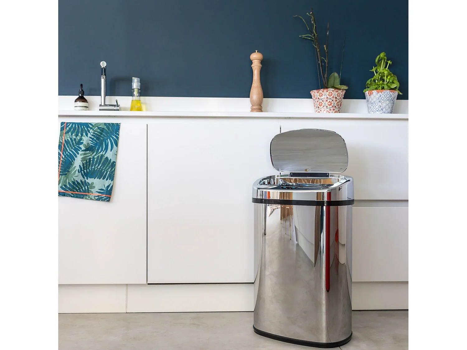 Poubelle automatique inox MAJESTIC argent 80L