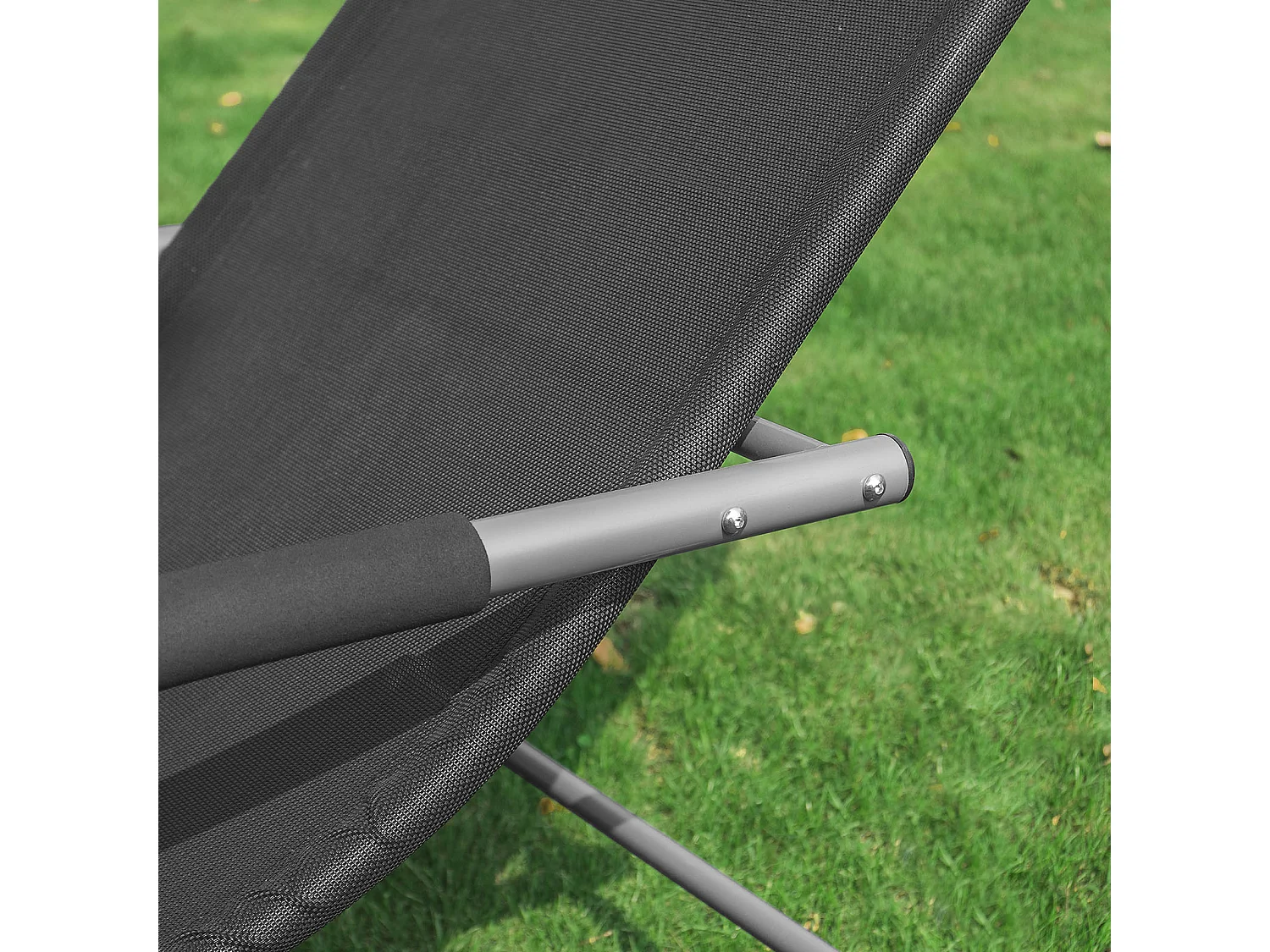 SoBuy Chaise Longue Transat de Jardin Bascule avec Appui-Tête Réglable, Pochette de Rangement et Repose-Pieds, Noir, OGS28-SCH