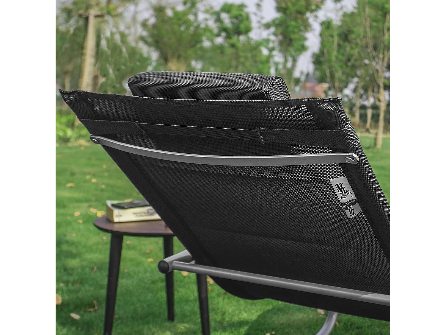 SoBuy Chaise Longue Transat de Jardin Bascule avec Appui-Tête Réglable, Pochette de Rangement et Repose-Pieds, Noir, OGS28-SCH