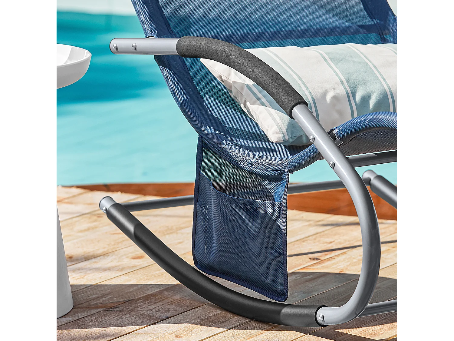 SoBuy Ligstoel Schommelstoel met Hoofdsteun en Zijvak en Voetsteun Comfortabele Tuin Ligstoel Schommelstoel, OGS28-NB