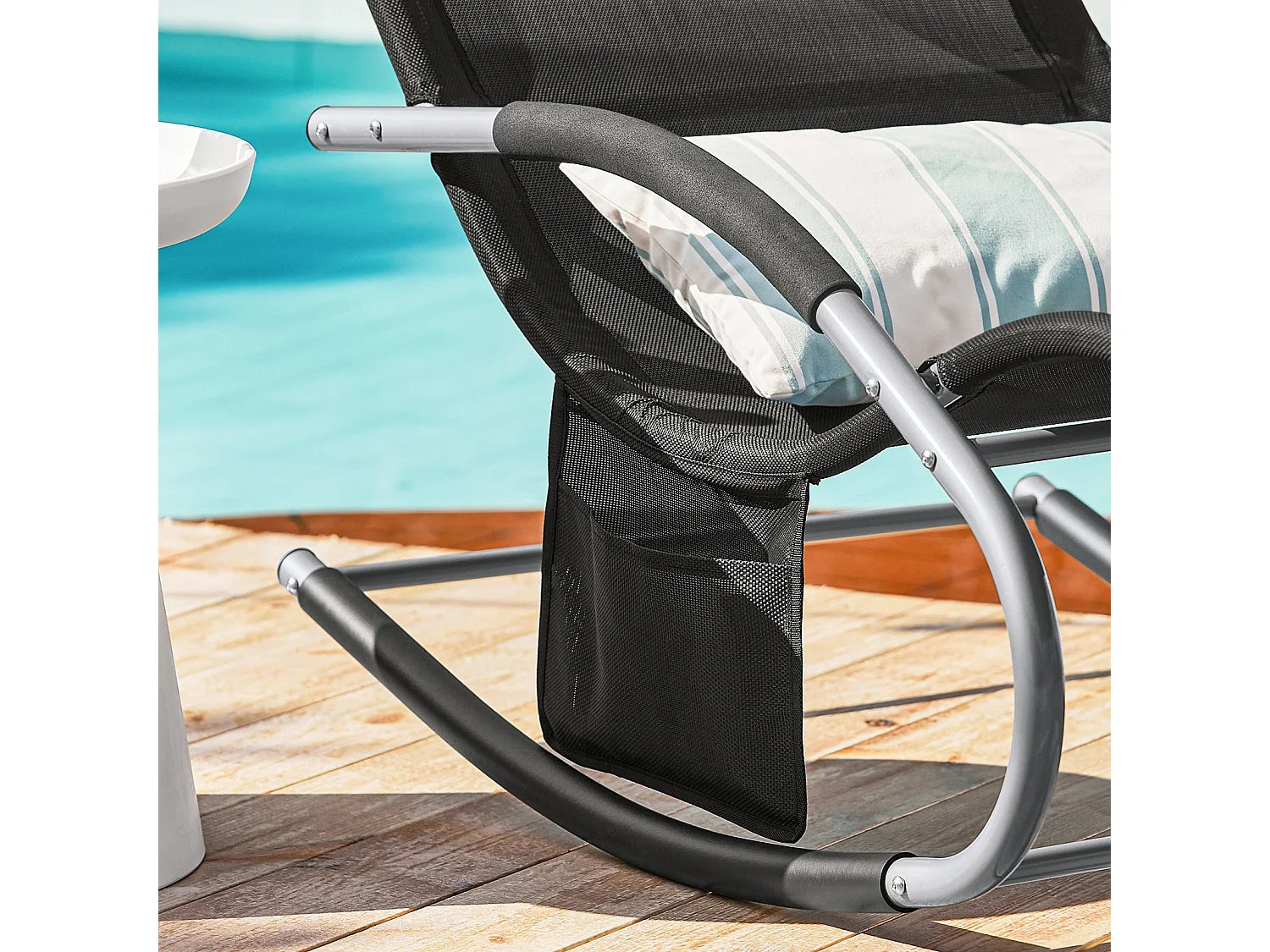 SoBuy Chaise Longue Transat de Jardin Bascule avec Appui-Tête Réglable, Pochette de Rangement et Repose-Pieds, Noir, OGS28-SCHx2