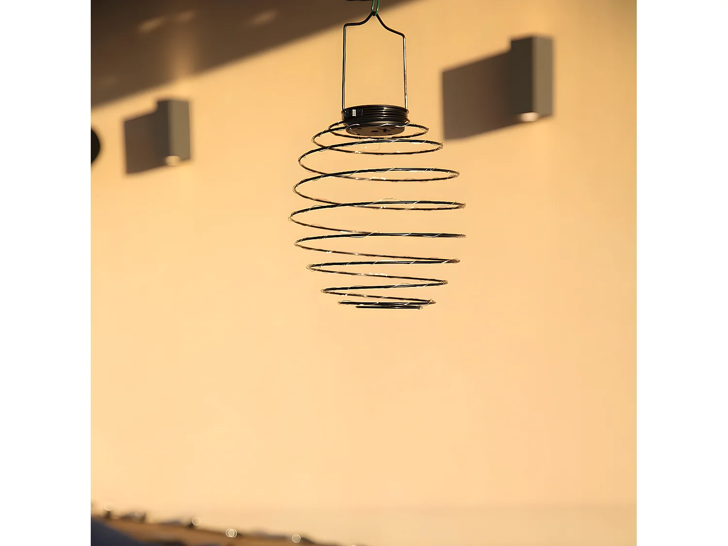 Suspension solaire spirale ORION Noir Acier H37cm