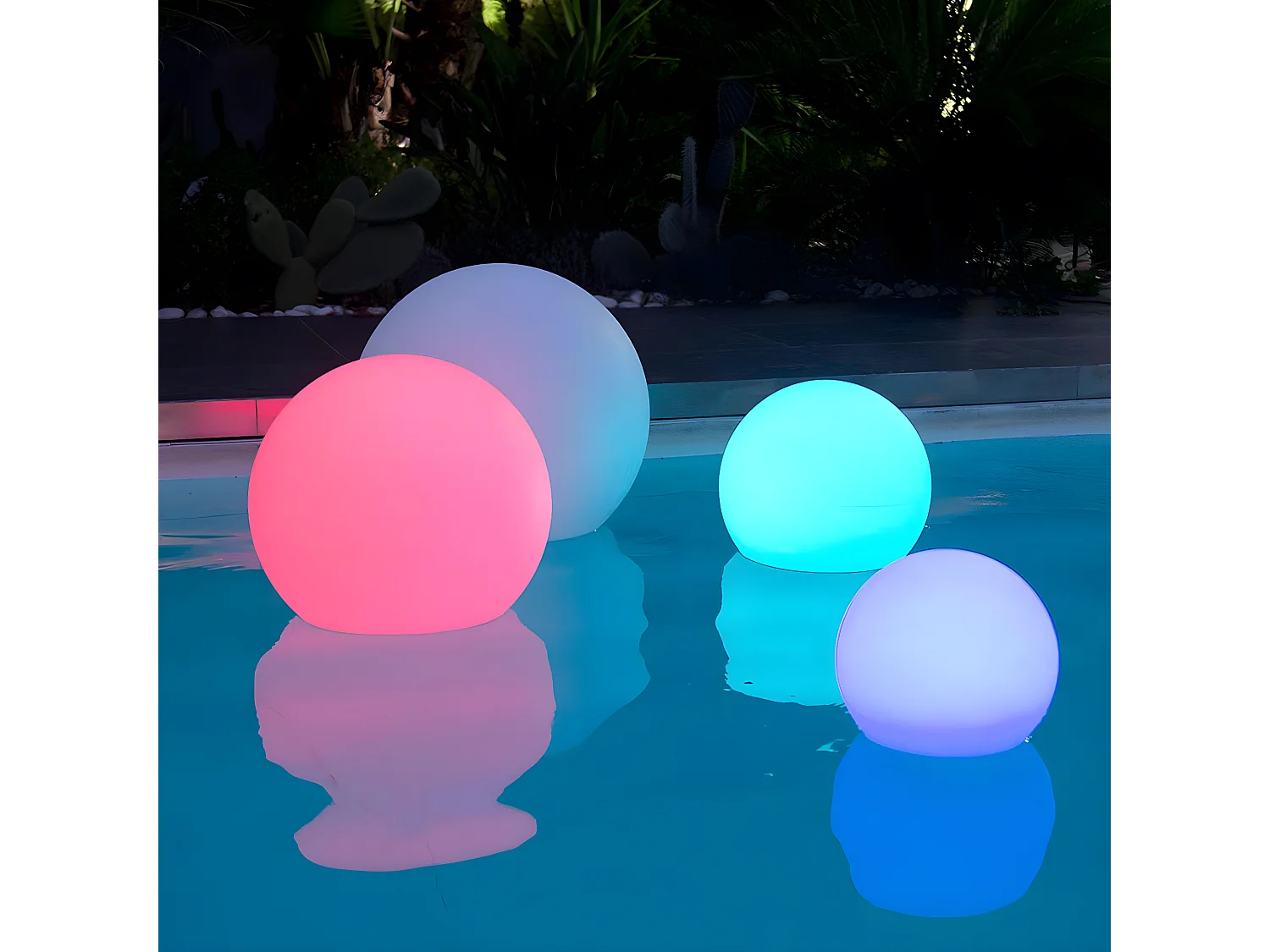 Boule lumineuse sans fil flottante LED BOBBY Multicolore Polyéthylène D30CM