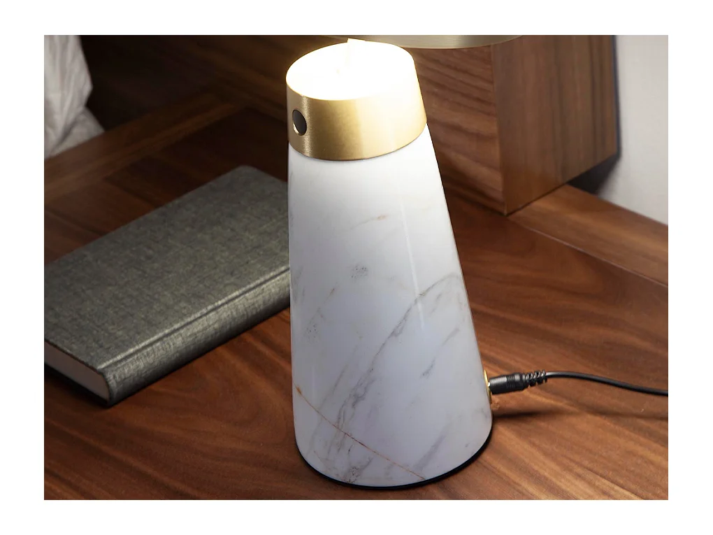 Lampe de bureau en marbre blanc et acier doré