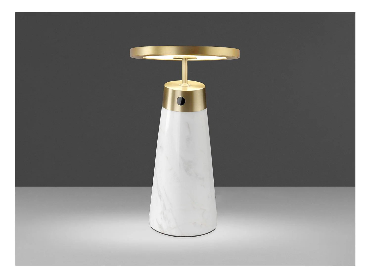 Lampe de bureau en marbre blanc et acier doré