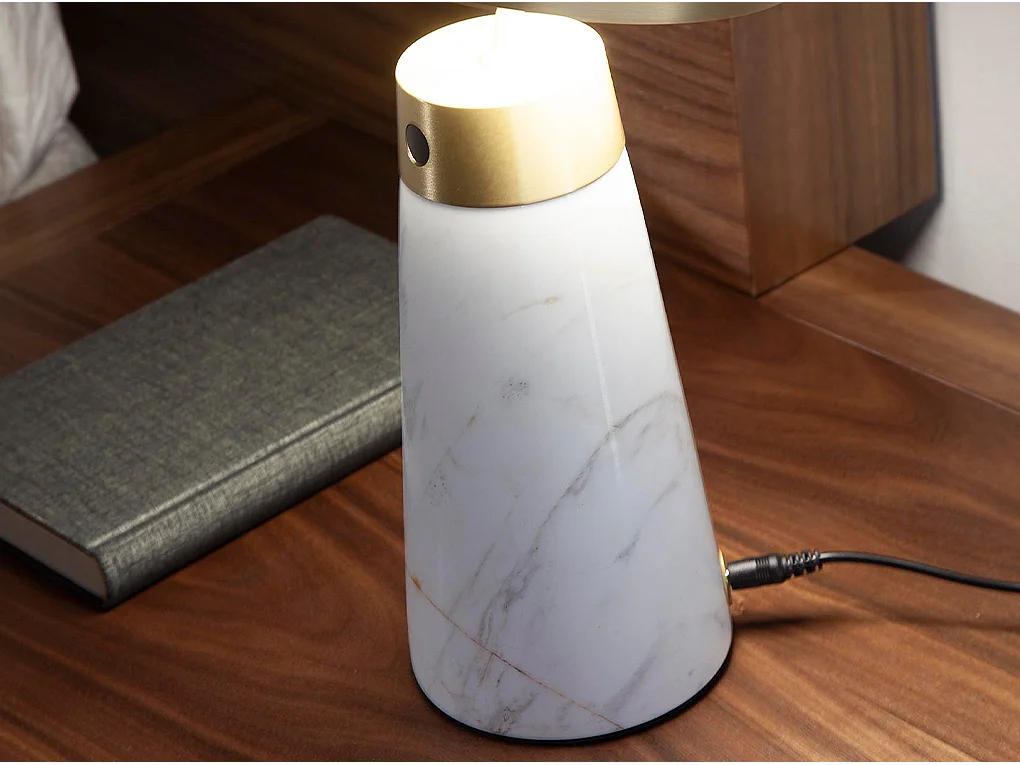 Tafellamp van wit marmer en goudkleurig staal 8034 ANGEL CERDA