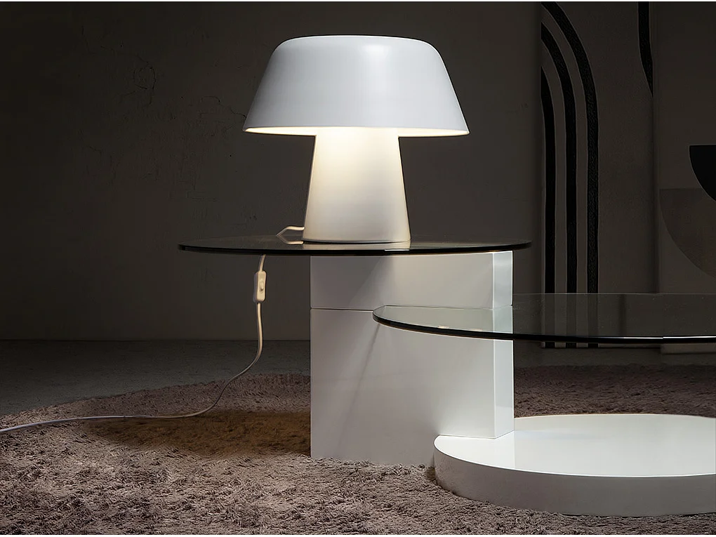 Lampe de table en acier inoxydable laqué blanc