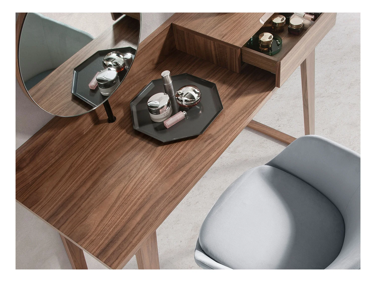 Coiffeuse en bois de noyer avec miroir 7000 ANGEL CERDA