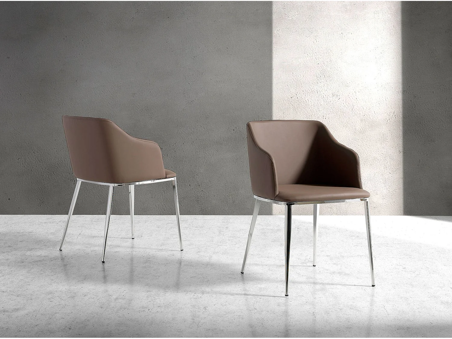 Cadeira em pele ecológica castanha 4022 ANGEL CERDA