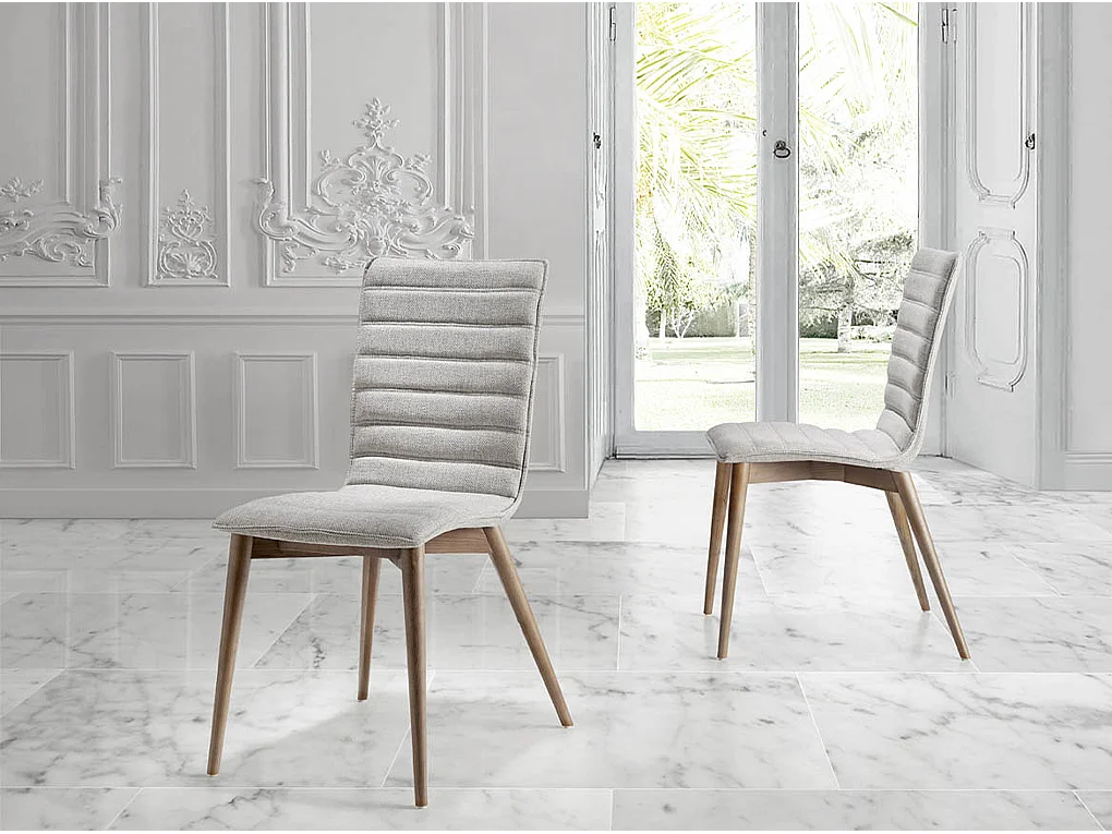 Krzesło z tkaniny w kolorze szarym