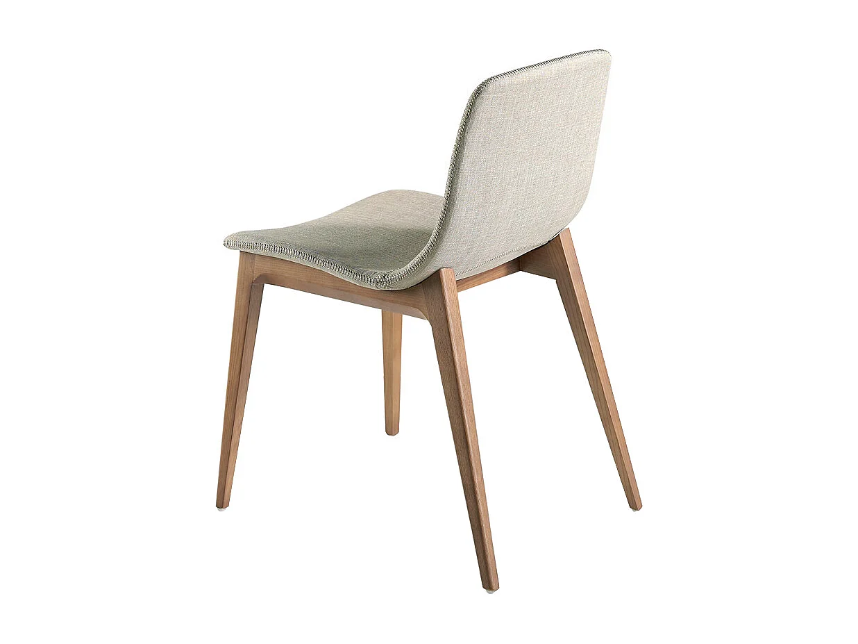 Krzesło z beżowej tkaniny