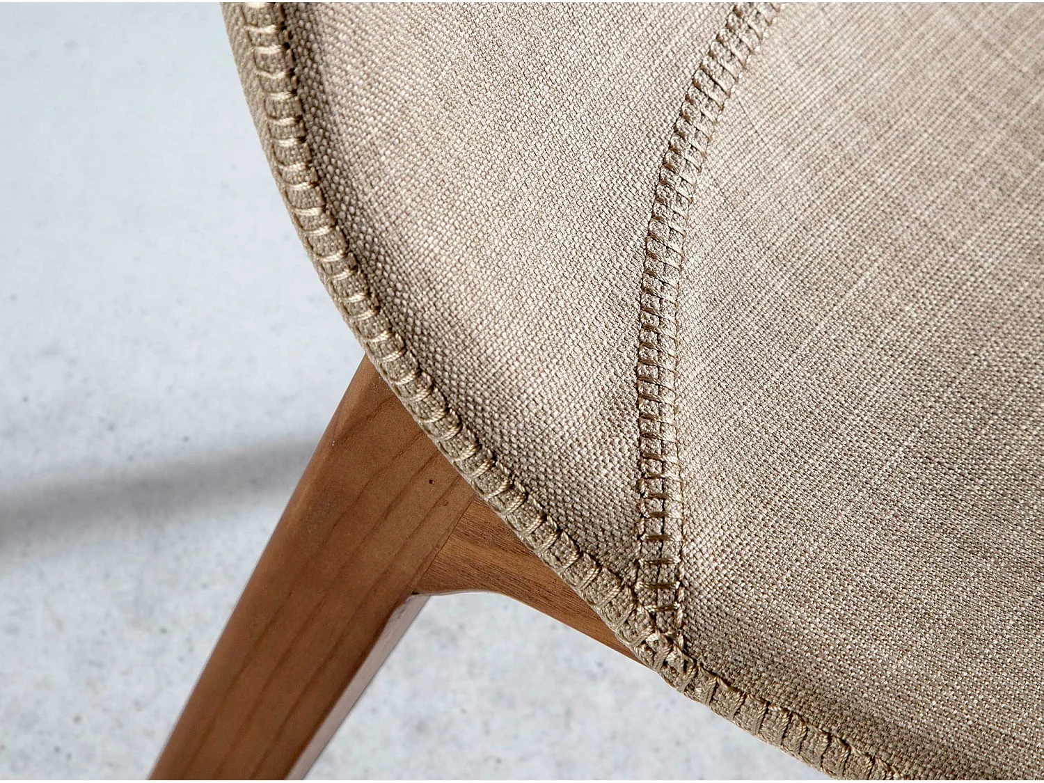 Chaise en tissu beige 4049 ANGEL CERDA