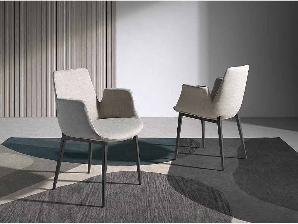 Szare krzesło z tkaniny