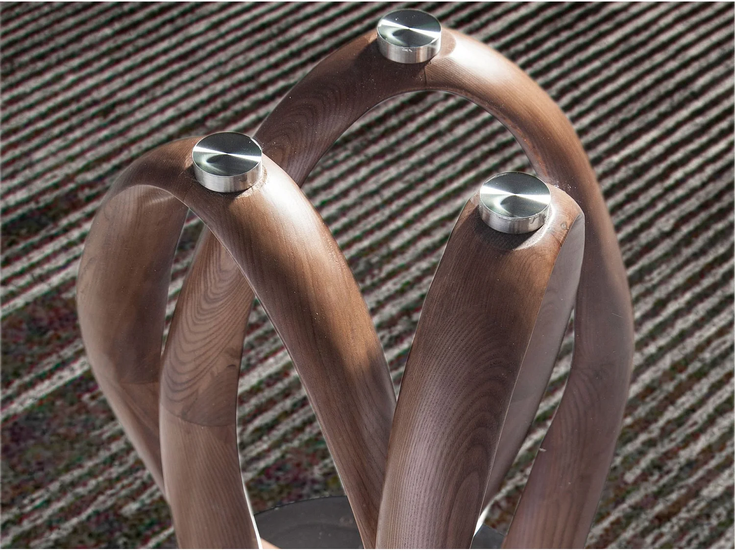 Eettafel rond gehard glas en walnootkleurig hout 1021-Ø130 ANGEL CERDA