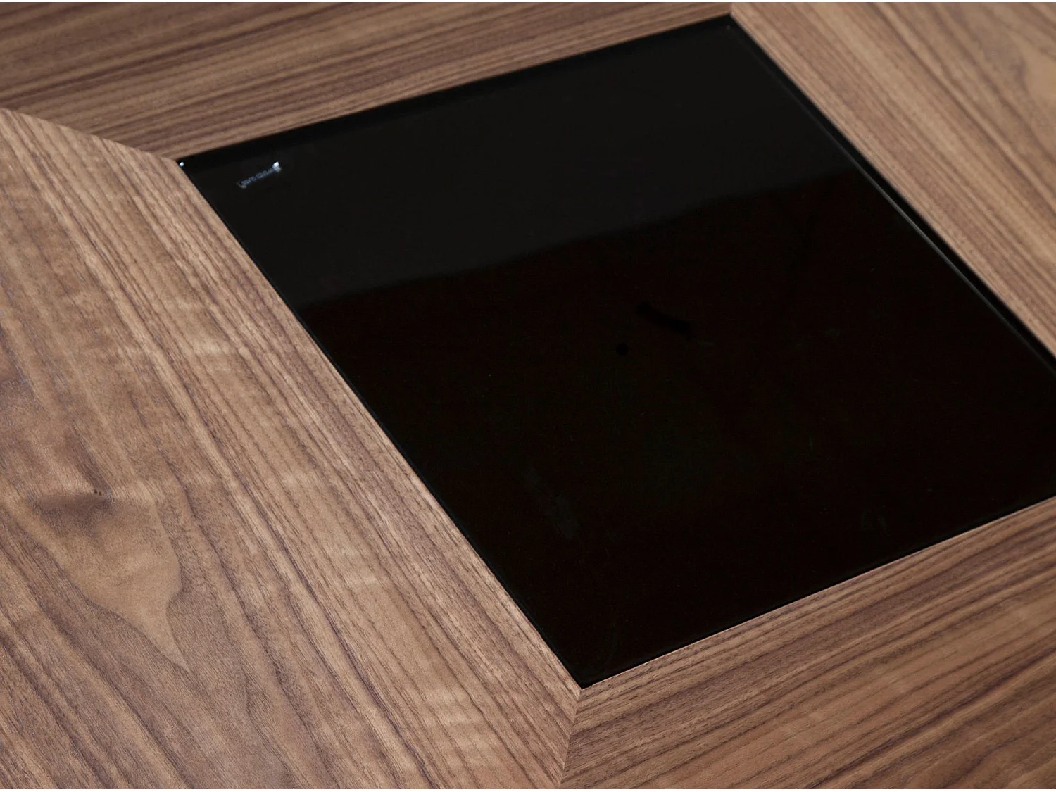 Eettafel vierkant walnoot fineer 1079 ANGEL CERDA