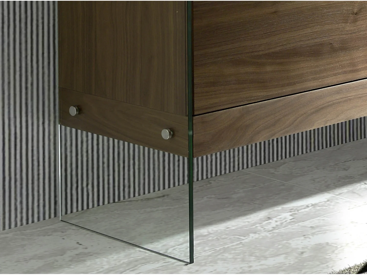 Sideboard Nussbaumholz mit Glasseiten 3062 ANGEL CERDA