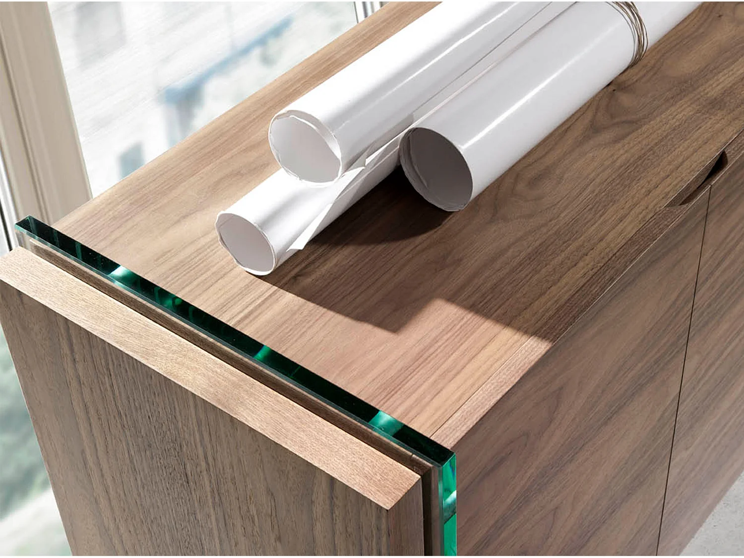 Credenza in noce e vetro temperato 3057 ANGEL CERDA