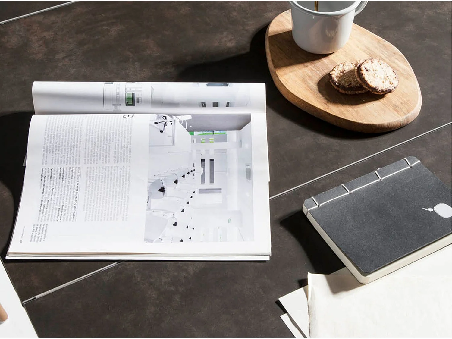 Table à manger à rallonge rectangulaire marbre porcelaine et noyer 1026 ANGEL CERDA