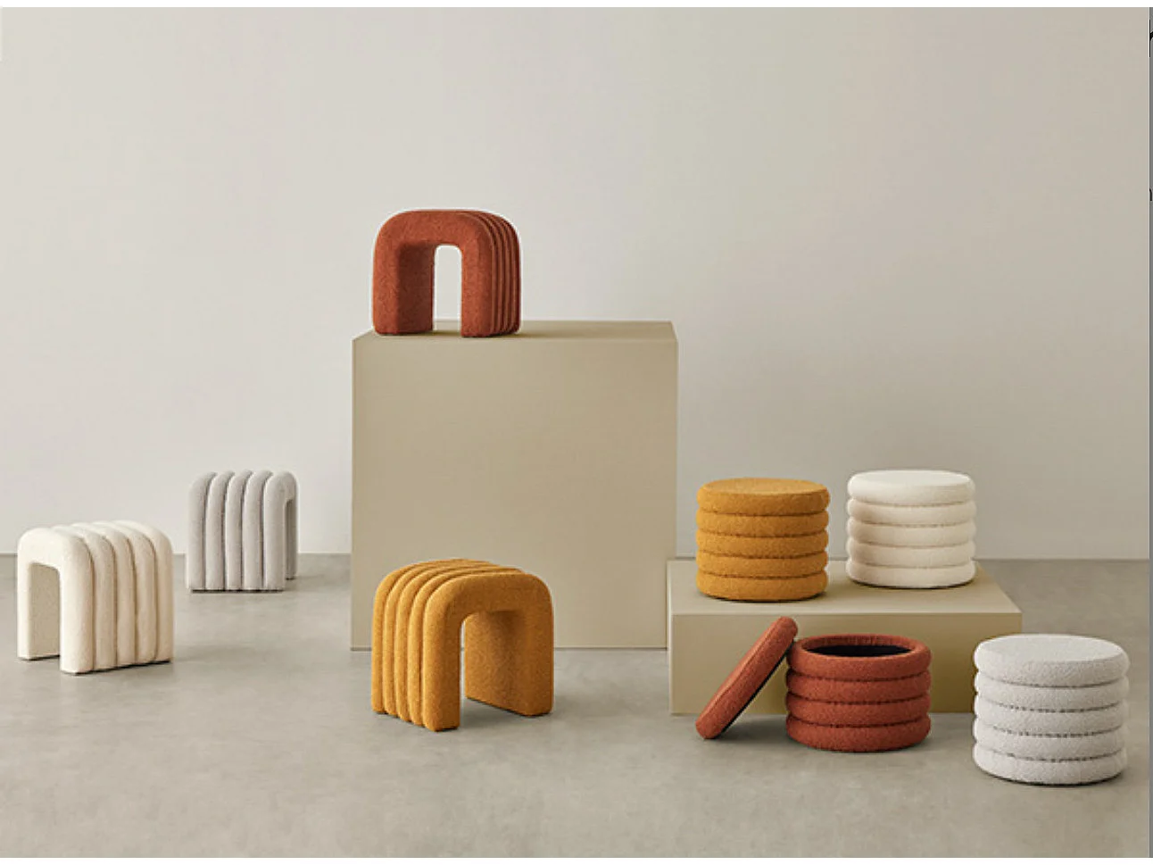 Pouf original en tissu shearling Deky-Couleur Gris clair