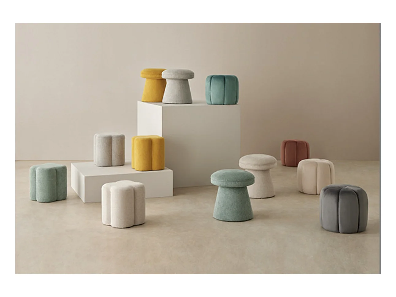 Pouf rond en velours Barko-Couleur Vert céladon