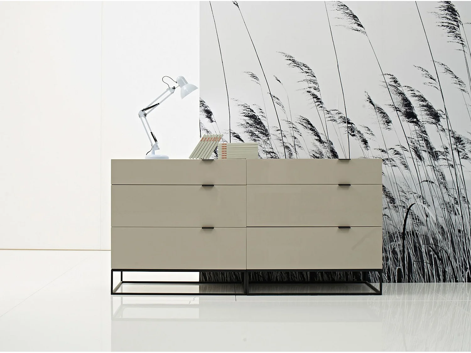 Coffre en bois gris perle et acier noir 7020 ANGEL CERDA