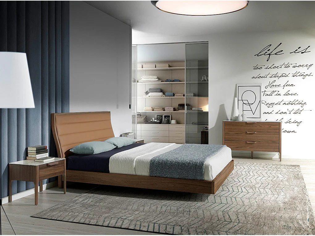 Komoda z drewna orzechowego z blatem ze szkła imitującego marmur