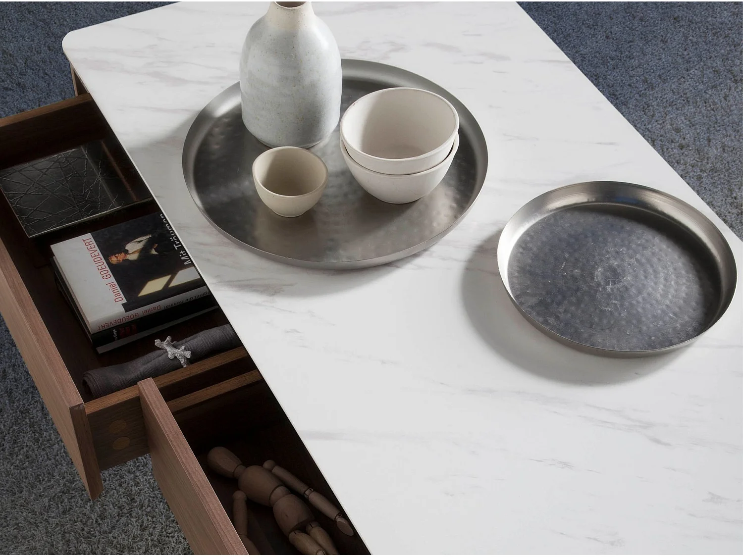 Prostokątny stolik kawowy z marmuru porcelanowego i orzecha włoskiego 2049 ANGEL CERDA