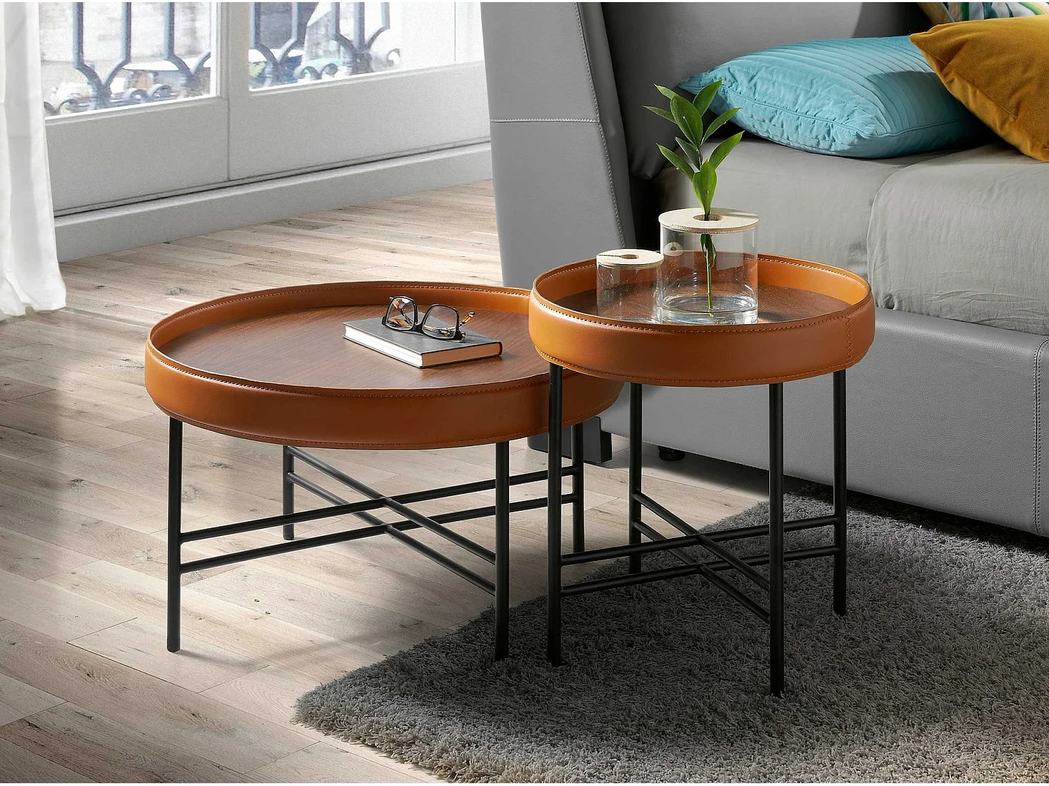 Runder Couchtisch aus Kunstleder, Nussbaum und schwarzem Stahl 2058 ANGEL CERDA