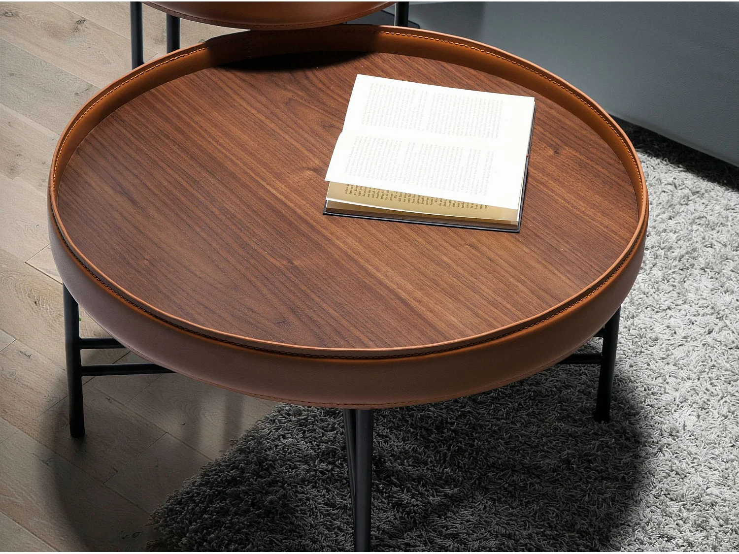 Table basse ronde en simili cuir, noyer et acier noir 2058 ANGEL CERDA